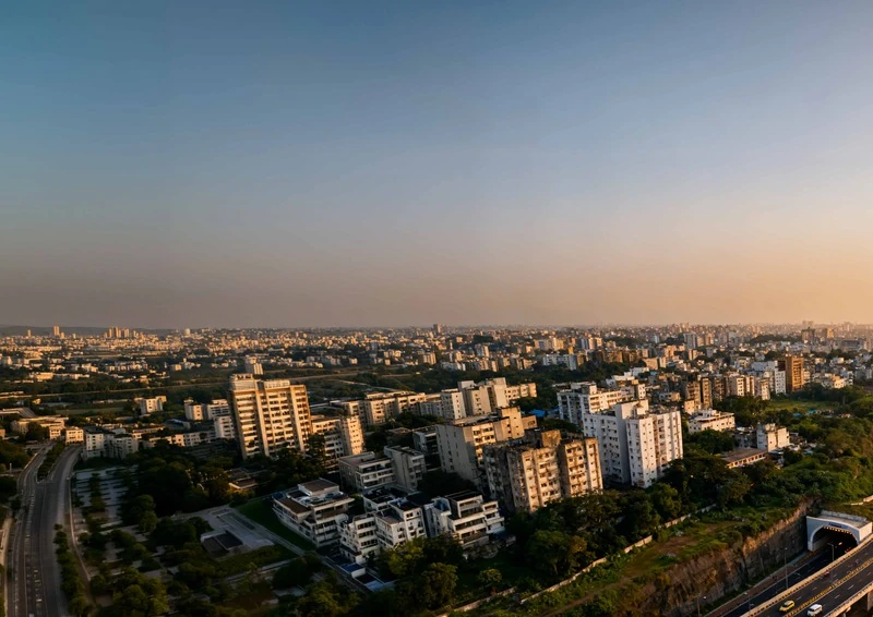 Shapoorji Pallonji One Hills Green Podiums and Retail